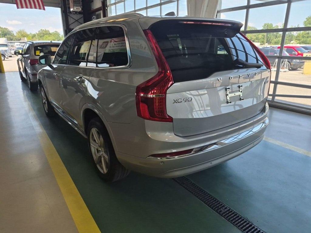 Volvo XC90  2024