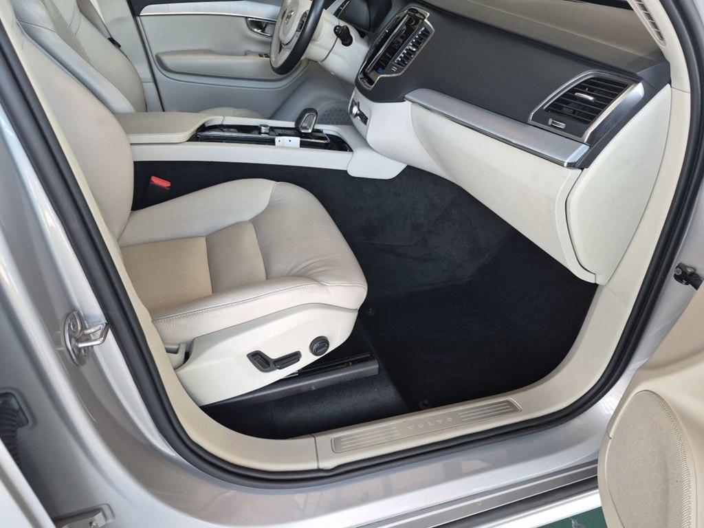 Volvo XC90  2024