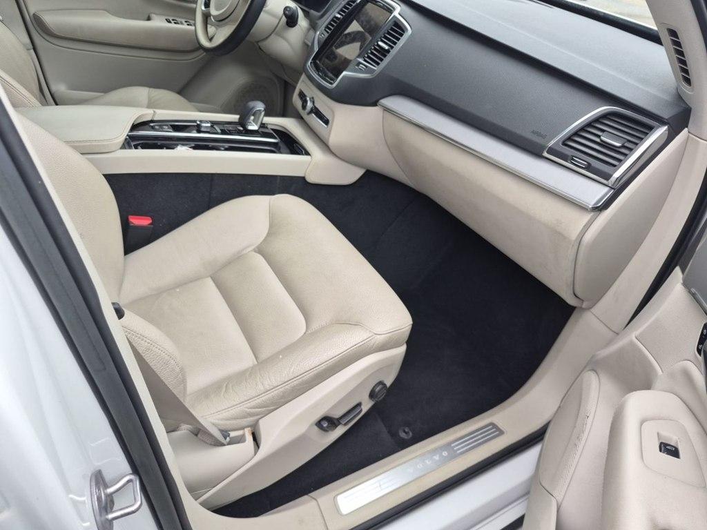 Volvo XC90  2023