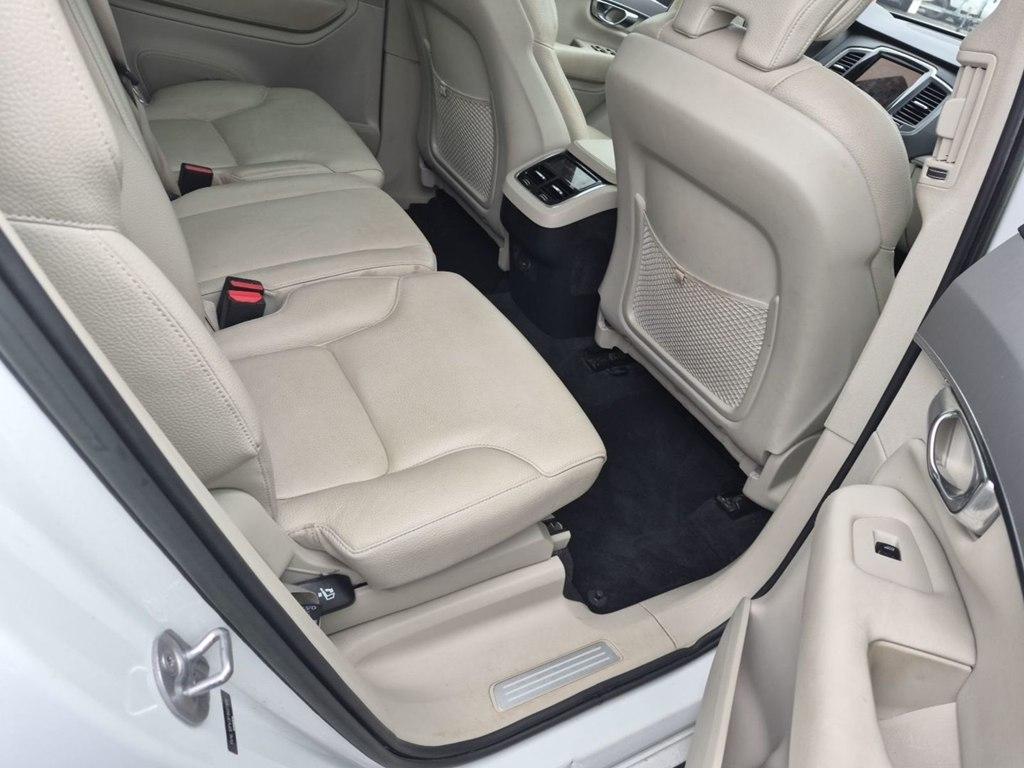 Volvo XC90  2023