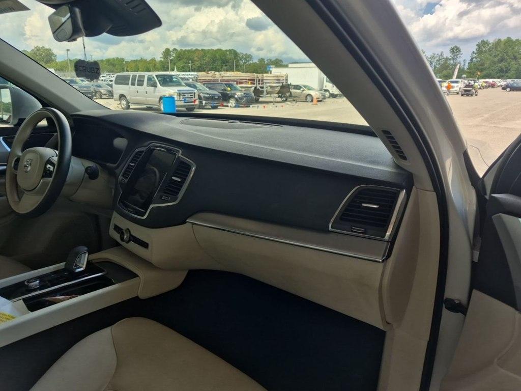 Volvo XC90  2023