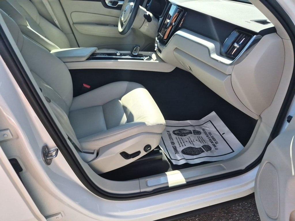 Volvo XC60  2023