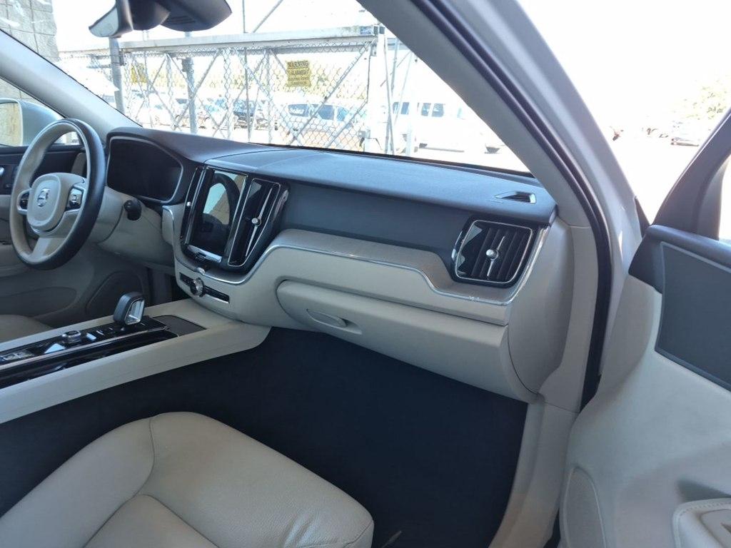 Volvo XC60  2023
