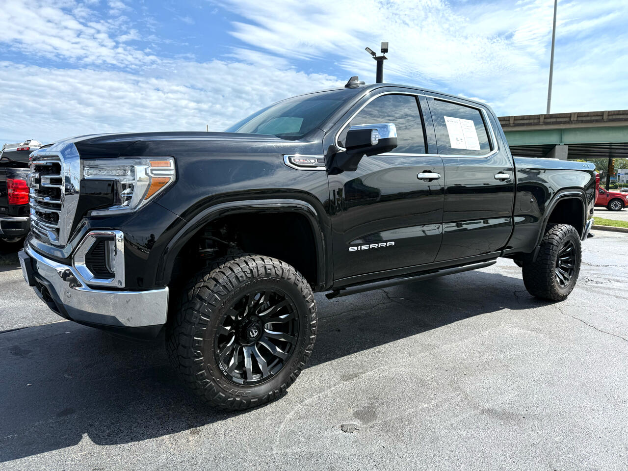 GMC Sierra 1500 4WD Crew Cab 143.5" SLT 2020 GMC Sierra 1500 4WD Crew Cab 143.5" SLT 2020