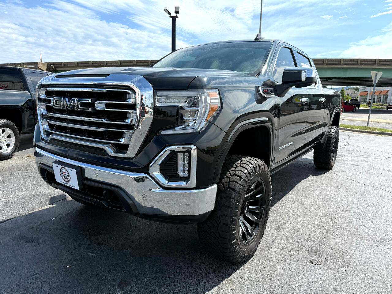 GMC Sierra 1500 4WD Crew Cab 143.5" SLT 2020 GMC Sierra 1500 4WD Crew Cab 143.5" SLT 2020