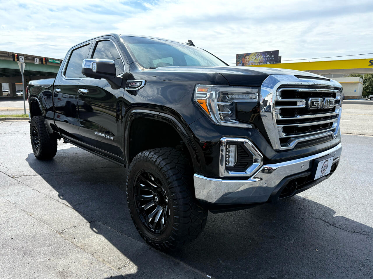 GMC Sierra 1500 4WD Crew Cab 143.5" SLT 2020 GMC Sierra 1500 4WD Crew Cab 143.5" SLT 2020