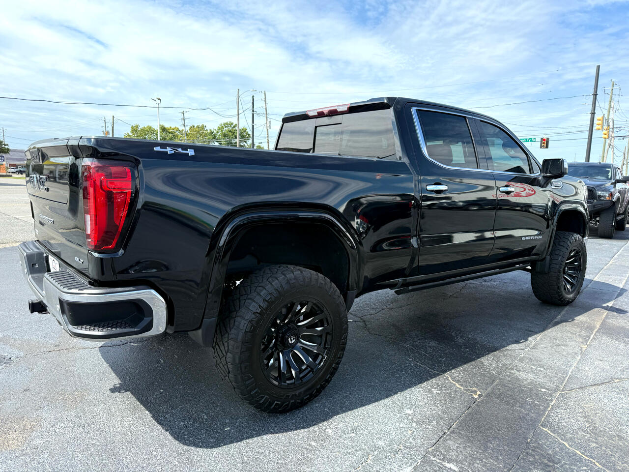 GMC Sierra 1500 4WD Crew Cab 143.5" SLT 2020 GMC Sierra 1500 4WD Crew Cab 143.5" SLT 2020