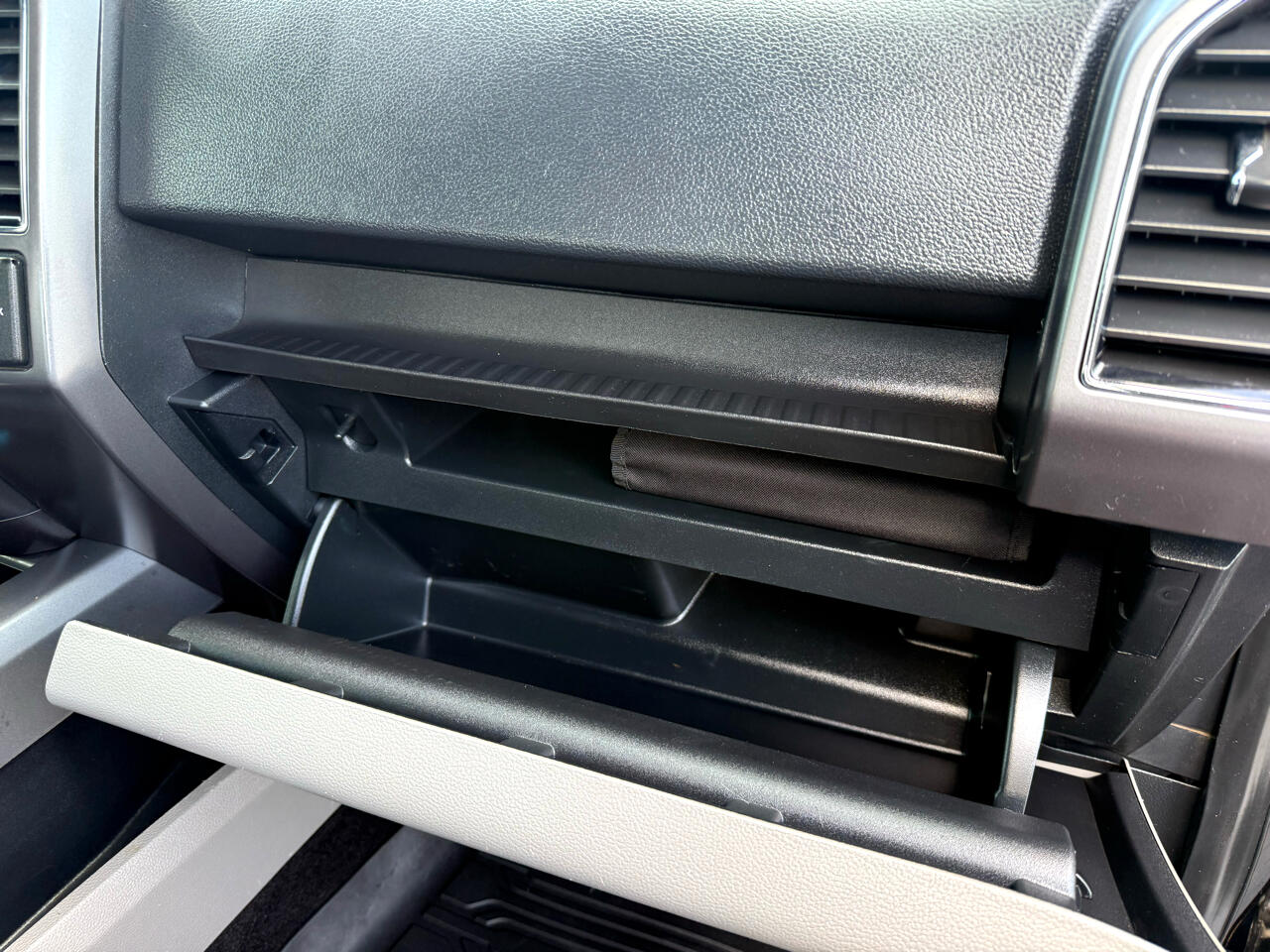 2019 Ford F-150 XLT photo 24