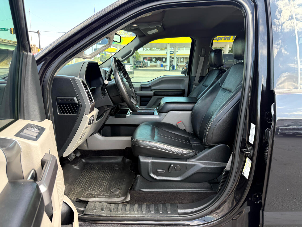 2019 Ford F-150 XLT photo 13
