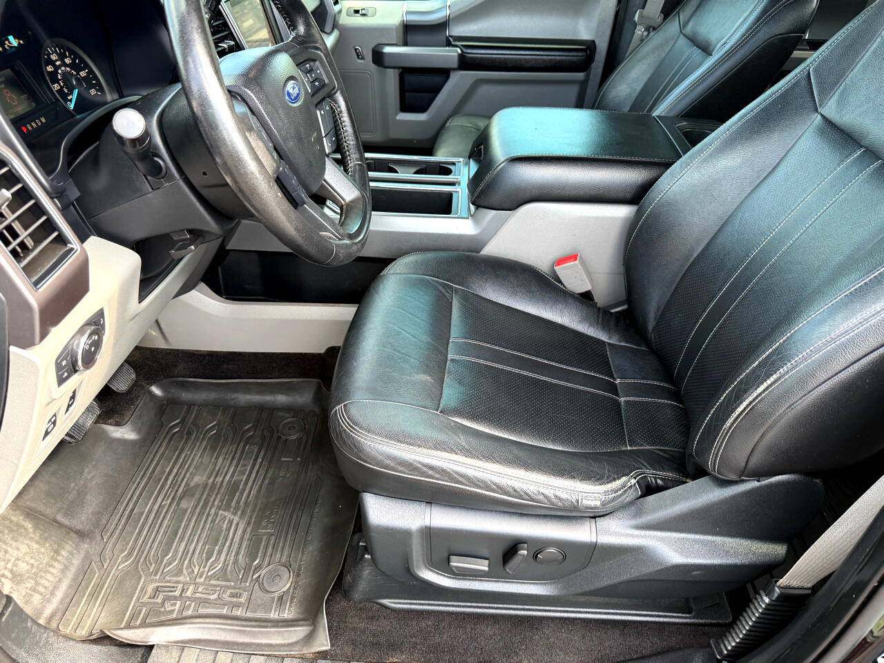 2019 Ford F-150 XLT photo 21