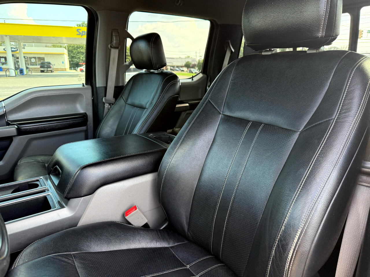 2019 Ford F-150 XLT photo 14