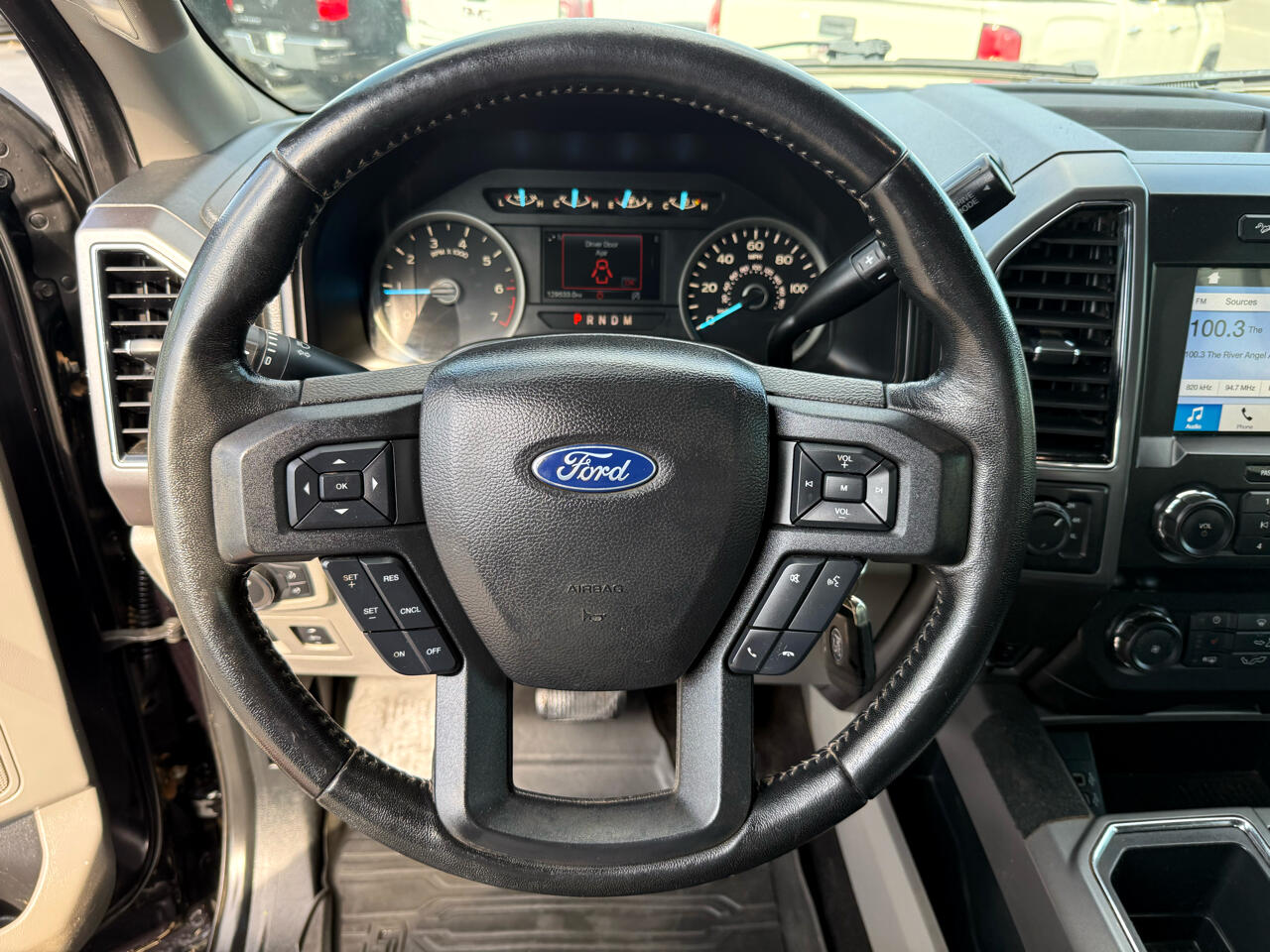 2019 Ford F-150 XLT photo 16