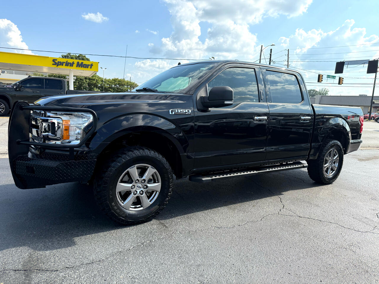 2019 Ford F-150 XLT photo 2