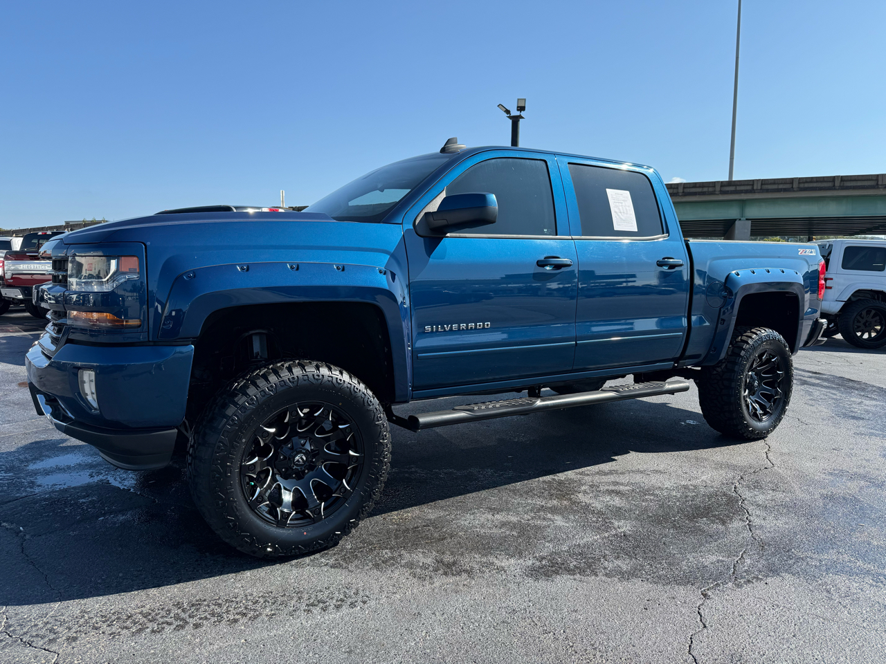 2017 Chevrolet Silverado 1500 photo 2