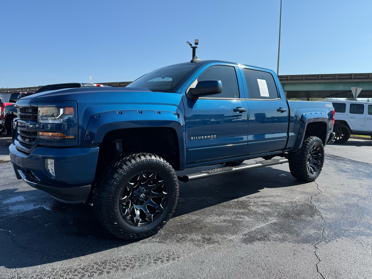 2017 Chevrolet Silverado 1500 photo 3