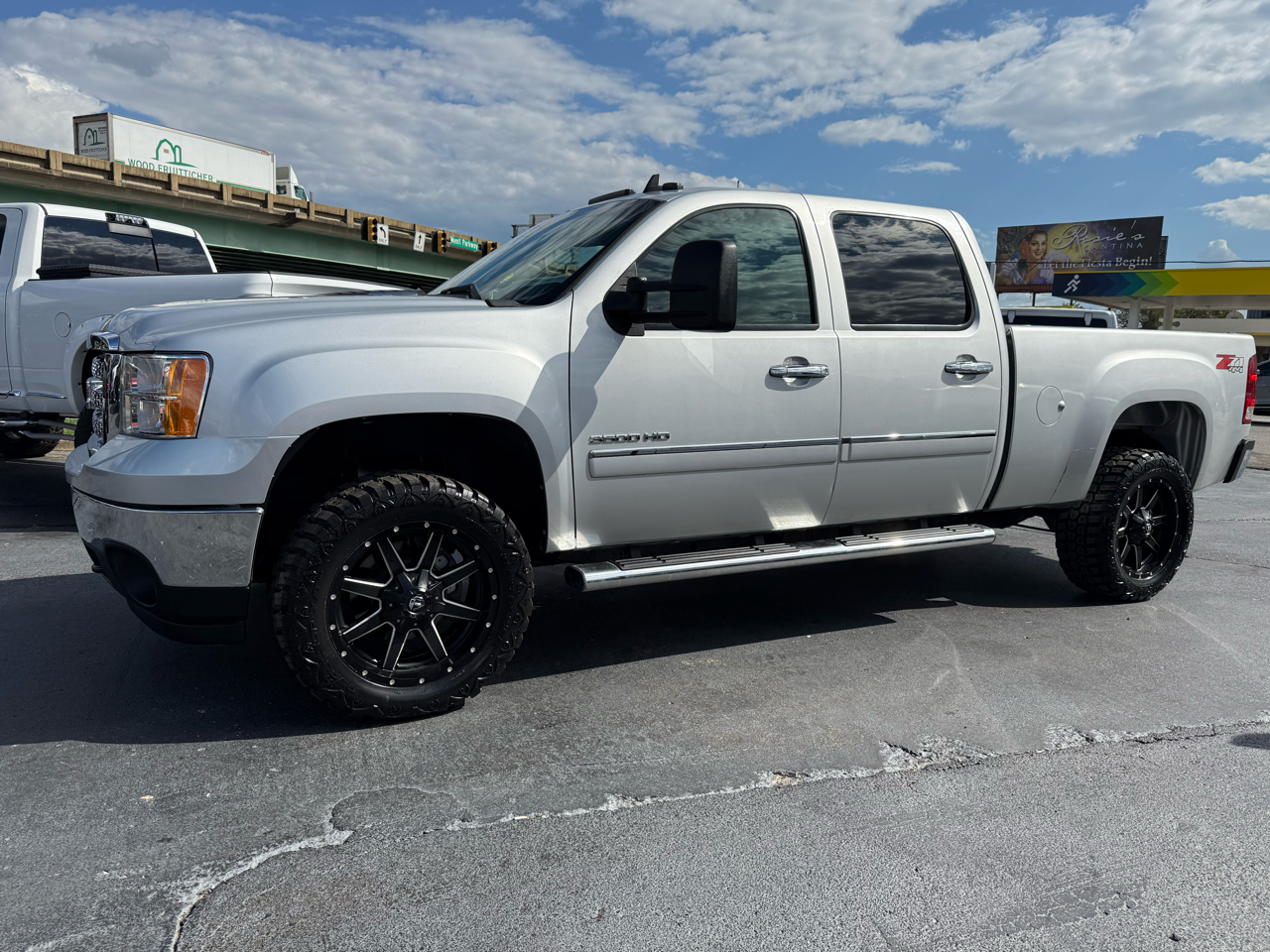 2013 Gmc Sierra SLE photo 3