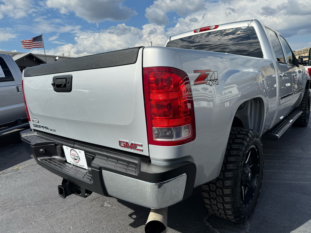 GMC Sierra 3500HD SLE Crew Cab 4WD 2013 GMC Sierra 3500HD SLE Crew Cab 4WD 2013