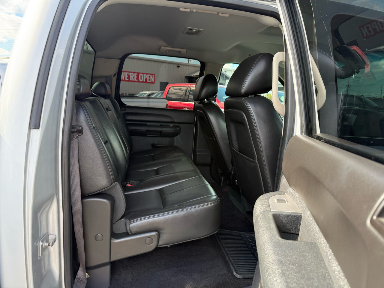 GMC Sierra 3500HD SLE Crew Cab 4WD 2013 GMC Sierra 3500HD SLE Crew Cab 4WD 2013