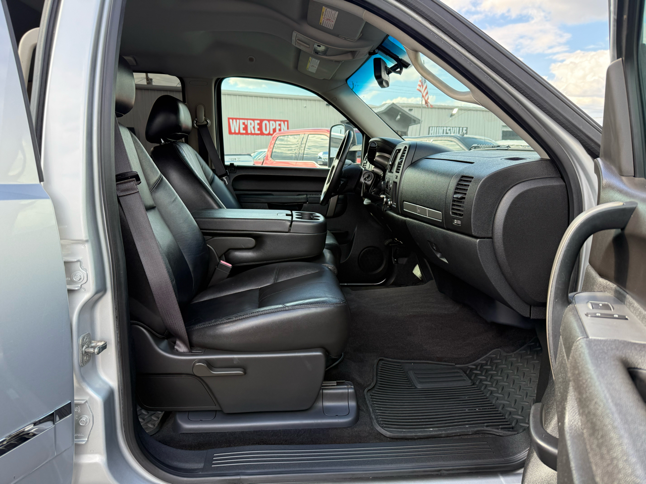 GMC Sierra 3500HD SLE Crew Cab 4WD 2013 GMC Sierra 3500HD SLE Crew Cab 4WD 2013