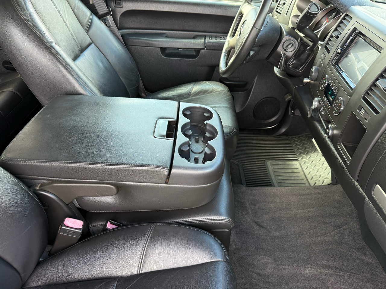 GMC Sierra 3500HD SLE Crew Cab 4WD 2013 GMC Sierra 3500HD SLE Crew Cab 4WD 2013