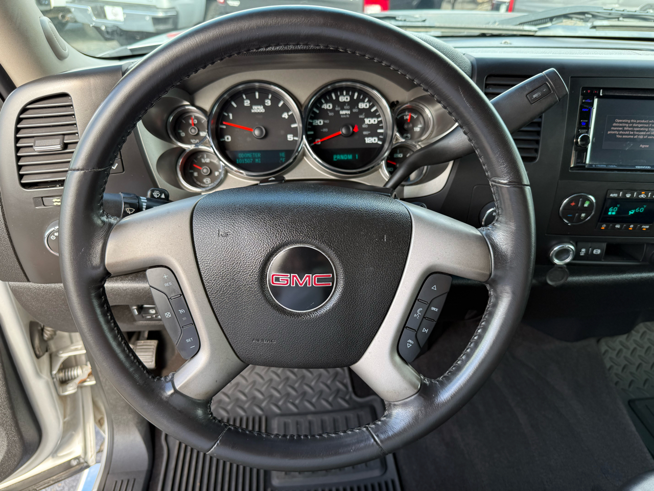 GMC Sierra 3500HD SLE Crew Cab 4WD 2013 GMC Sierra 3500HD SLE Crew Cab 4WD 2013