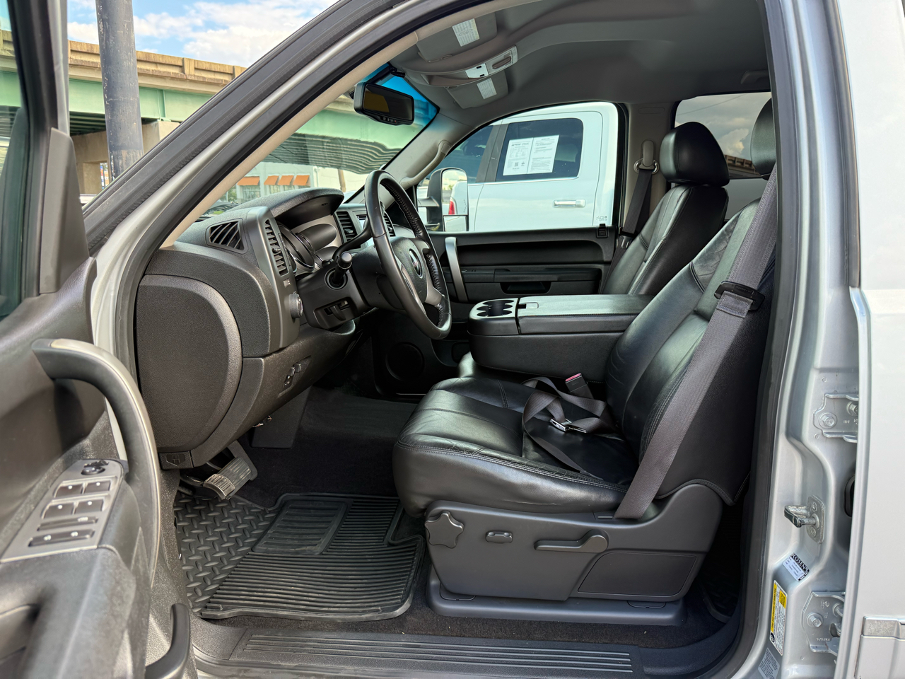 GMC Sierra 3500HD SLE Crew Cab 4WD 2013 GMC Sierra 3500HD SLE Crew Cab 4WD 2013