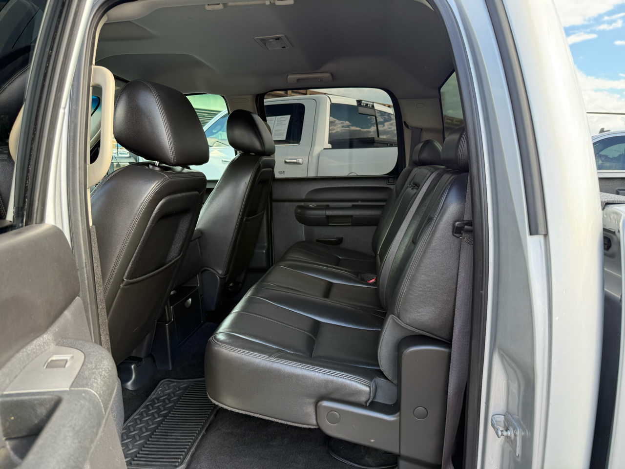 GMC Sierra 3500HD SLE Crew Cab 4WD 2013 GMC Sierra 3500HD SLE Crew Cab 4WD 2013