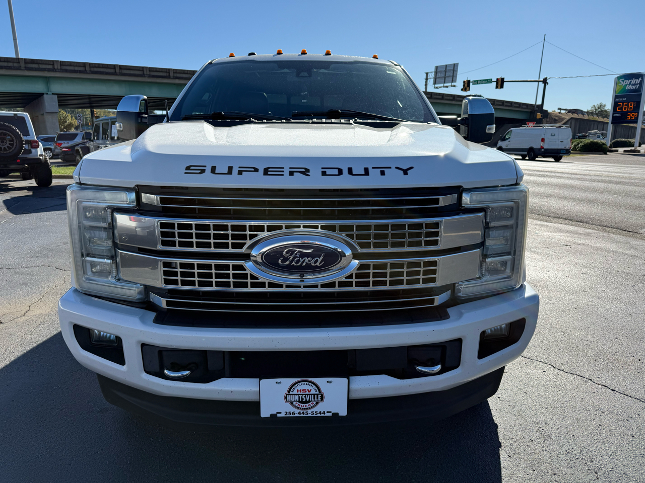 Ford F-350 SD Platinum Crew Cab Long Box 4WD DRW 2017 Ford F-350 SD Platinum Crew Cab Long Box 4WD DRW 2017