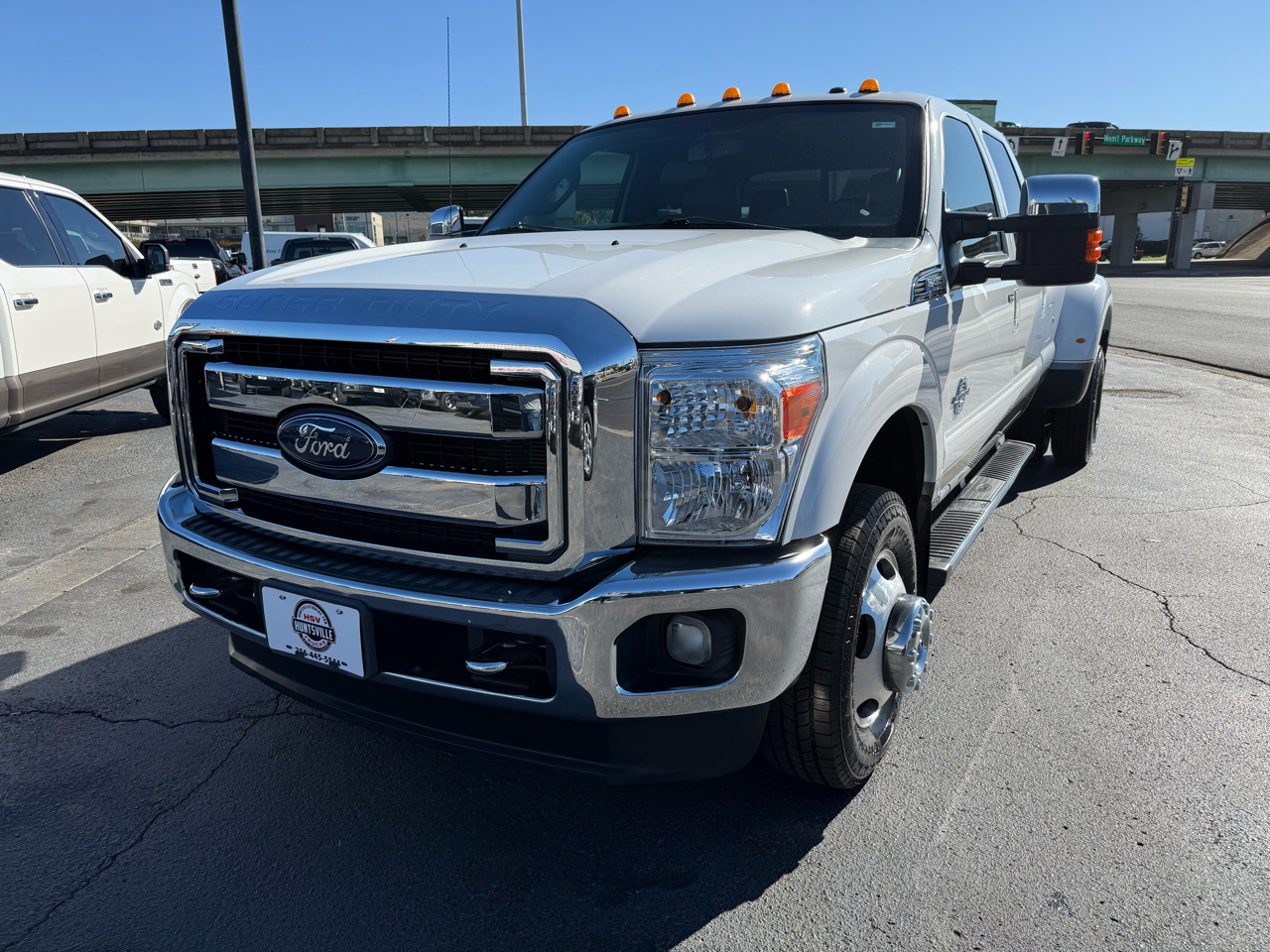 Ford F-350 SD Lariat Crew Cab DRW 4WD 2014 Ford F-350 SD Lariat Crew Cab DRW 4WD 2014
