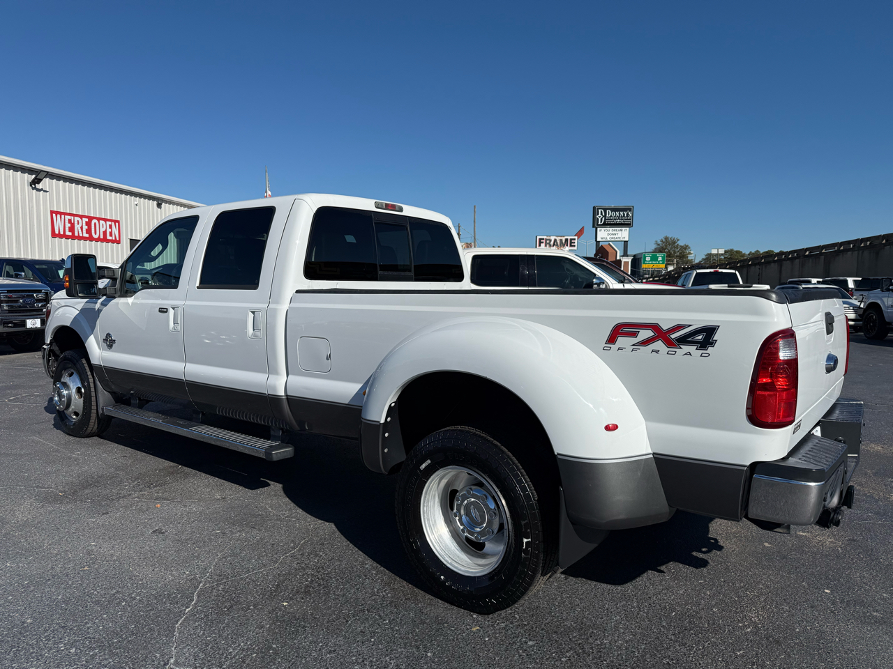 Ford F-350 SD Lariat Crew Cab DRW 4WD 2014 Ford F-350 SD Lariat Crew Cab DRW 4WD 2014