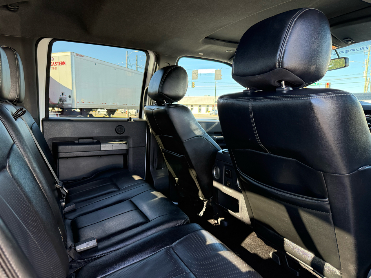 Ford F-350 SD Lariat Crew Cab DRW 4WD 2014 Ford F-350 SD Lariat Crew Cab DRW 4WD 2014