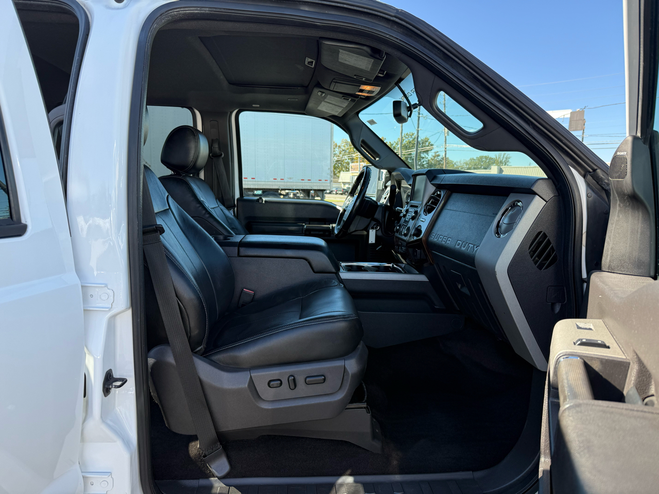 Ford F-350 SD Lariat Crew Cab DRW 4WD 2014 Ford F-350 SD Lariat Crew Cab DRW 4WD 2014