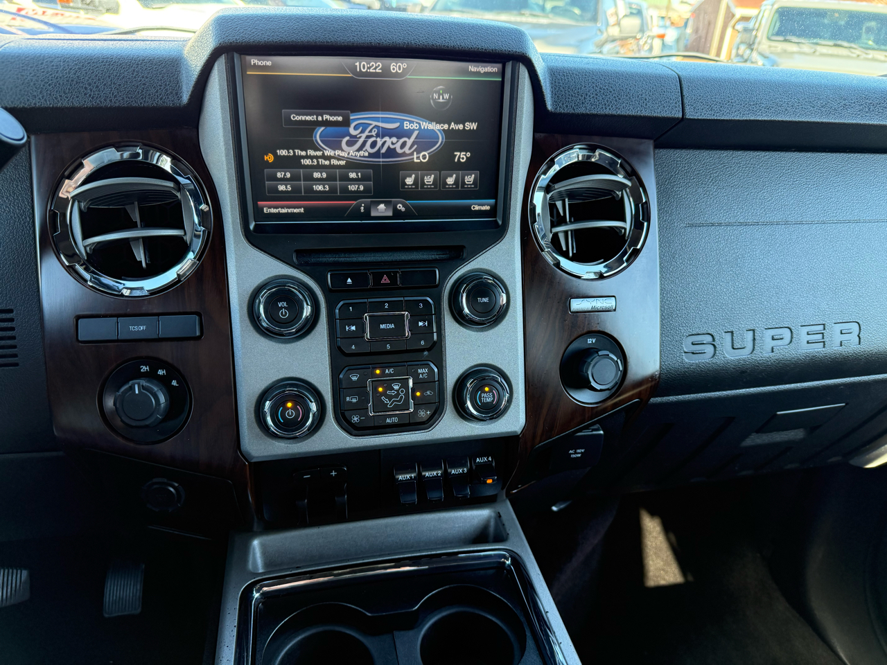 Ford F-350 SD Lariat Crew Cab DRW 4WD 2014 Ford F-350 SD Lariat Crew Cab DRW 4WD 2014