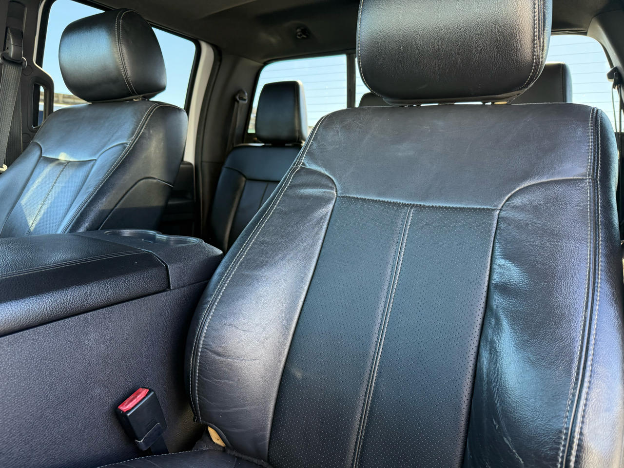 Ford F-350 SD Lariat Crew Cab DRW 4WD 2014 Ford F-350 SD Lariat Crew Cab DRW 4WD 2014
