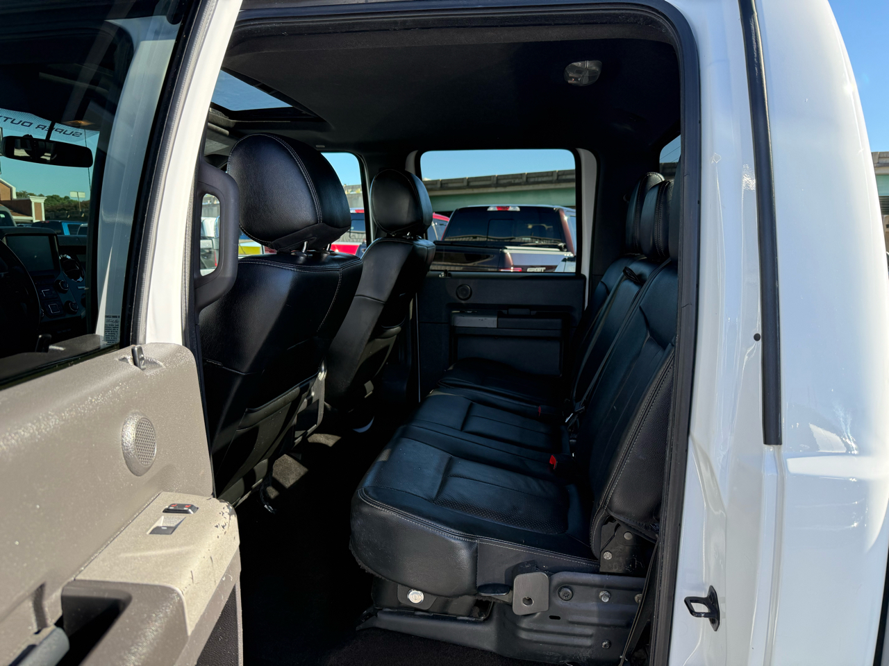 Ford F-350 SD Lariat Crew Cab DRW 4WD 2014 Ford F-350 SD Lariat Crew Cab DRW 4WD 2014