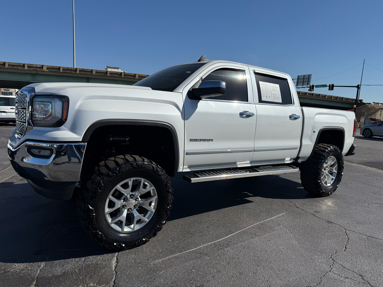 GMC Sierra 1500 4WD Crew Cab 143.5" SLT 2018
