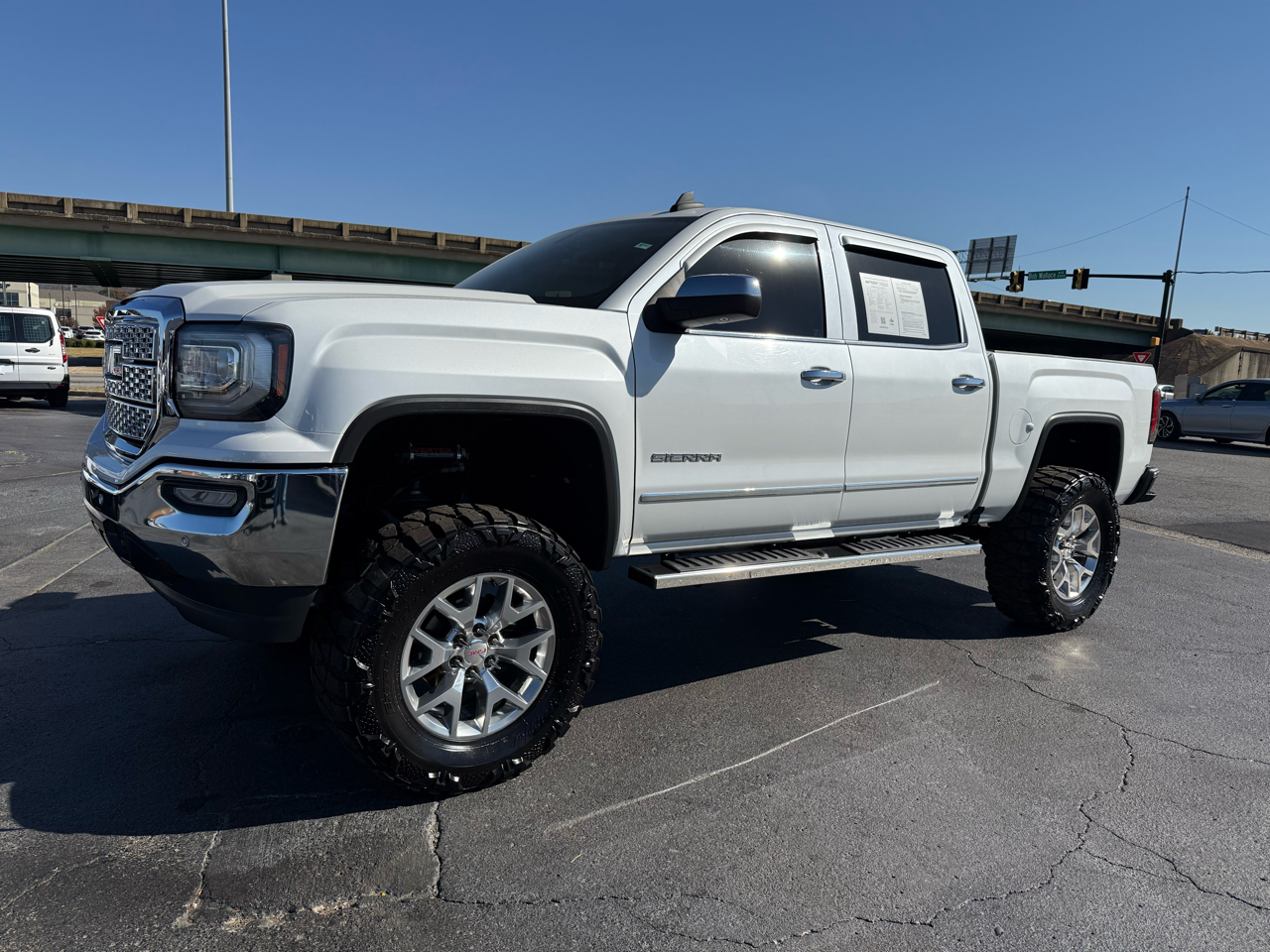 GMC Sierra 1500 4WD Crew Cab 143.5" SLT 2018