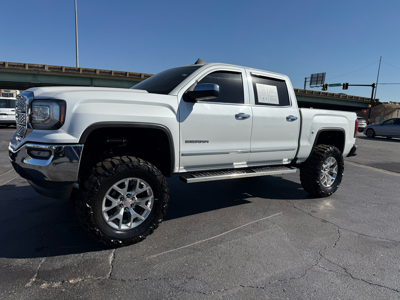 GMC Sierra 1500 4WD Crew Cab 143.5" SLT 2018
