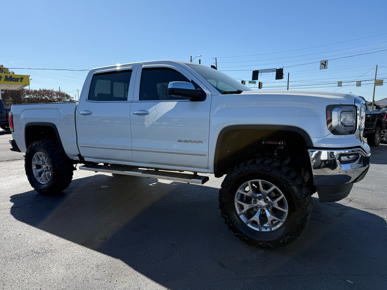 GMC Sierra 1500 4WD Crew Cab 143.5" SLT 2018