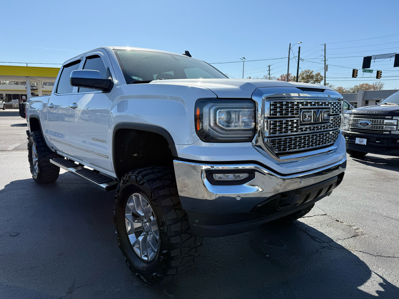 GMC Sierra 1500 4WD Crew Cab 143.5" SLT 2018