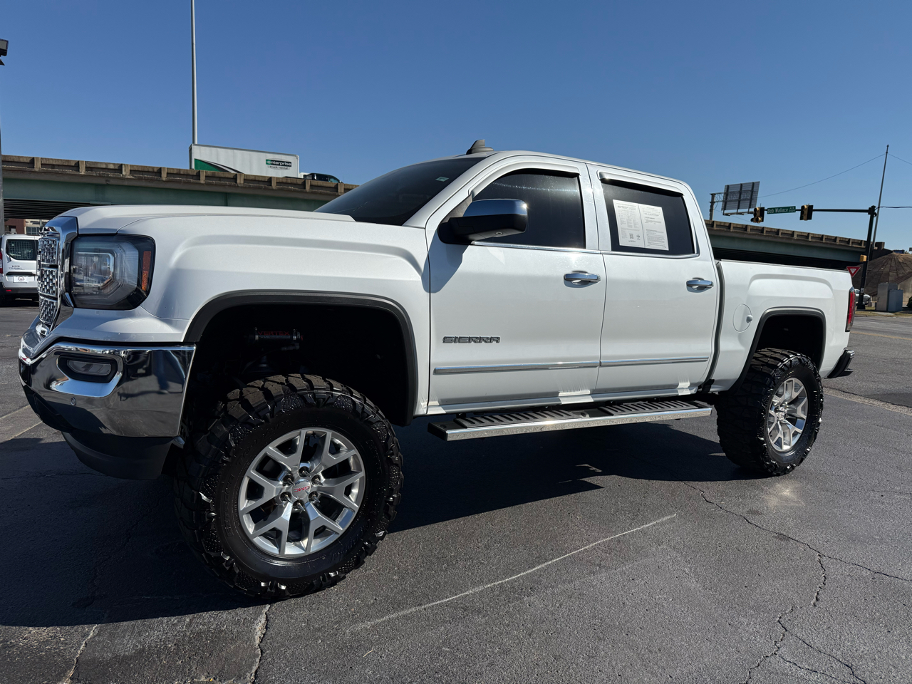 GMC Sierra 1500 4WD Crew Cab 143.5" SLT 2018