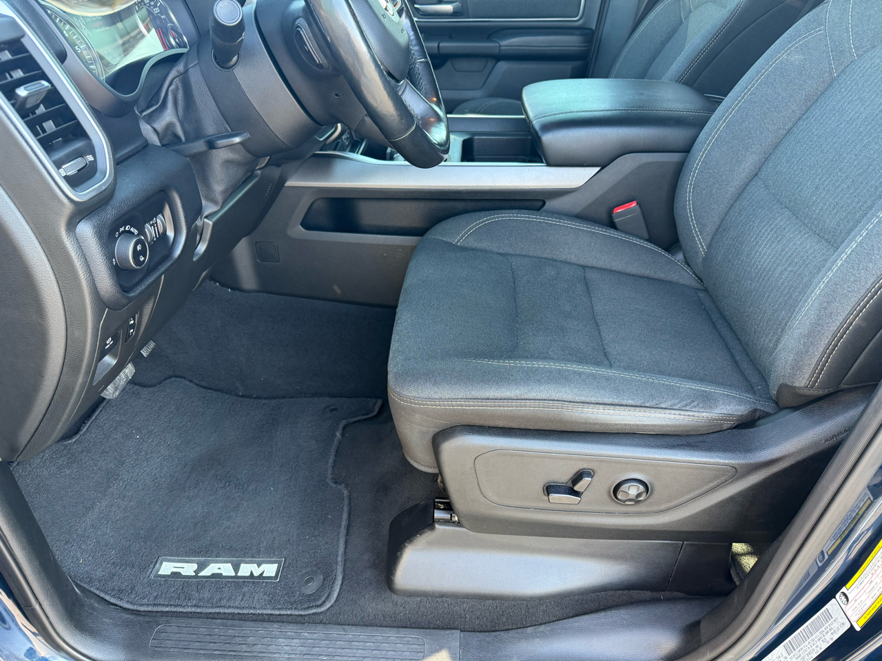 RAM 1500 Big Horn/Lone Star 4x4 Crew Cab 5'7" Box 2019