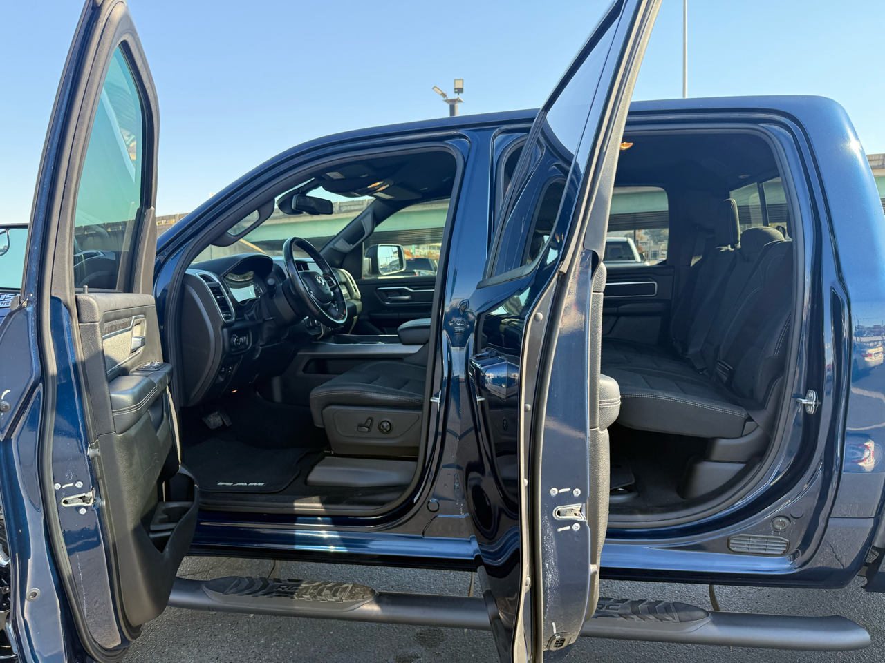 RAM 1500 Big Horn/Lone Star 4x4 Crew Cab 5'7" Box 2019