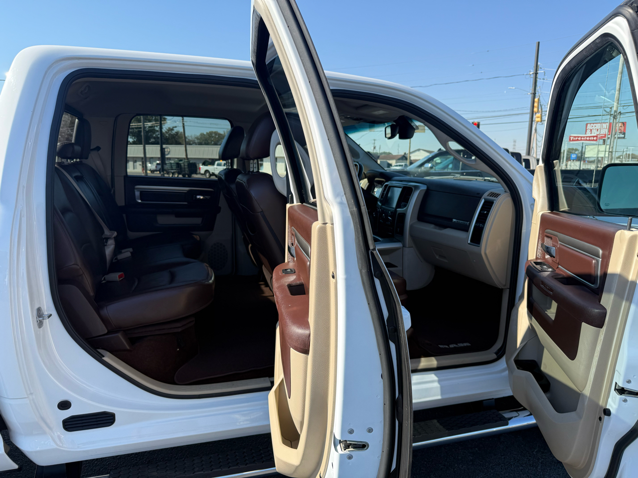 RAM 1500 4WD Crew Cab 149" Big Horn 2016