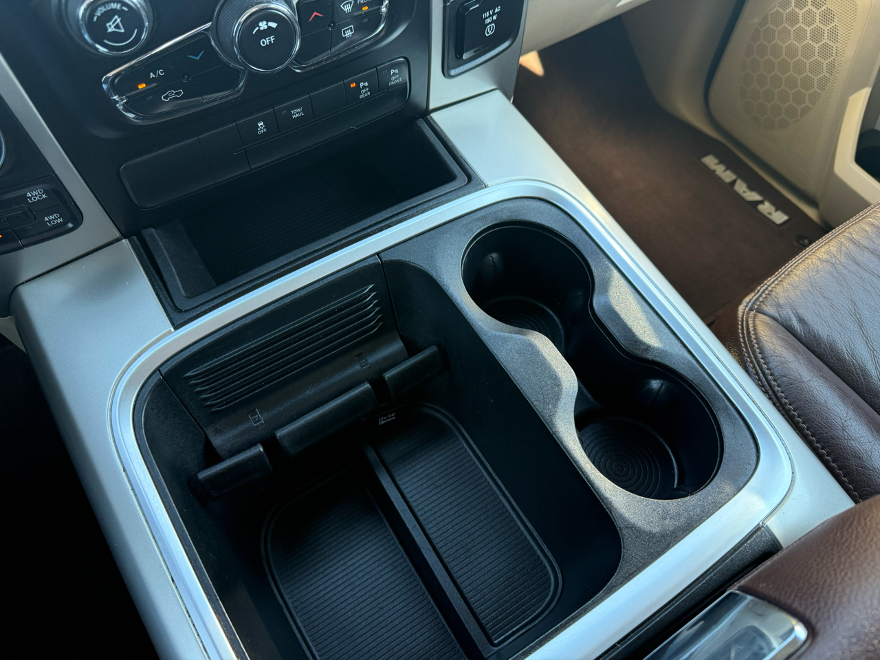 RAM 1500 4WD Crew Cab 149" Big Horn 2016