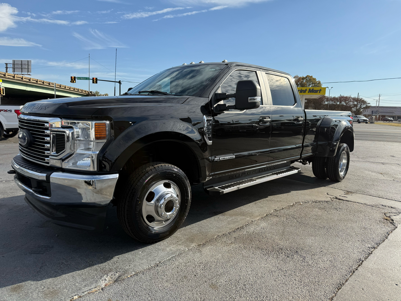 2022 Ford F-350 XL photo 4