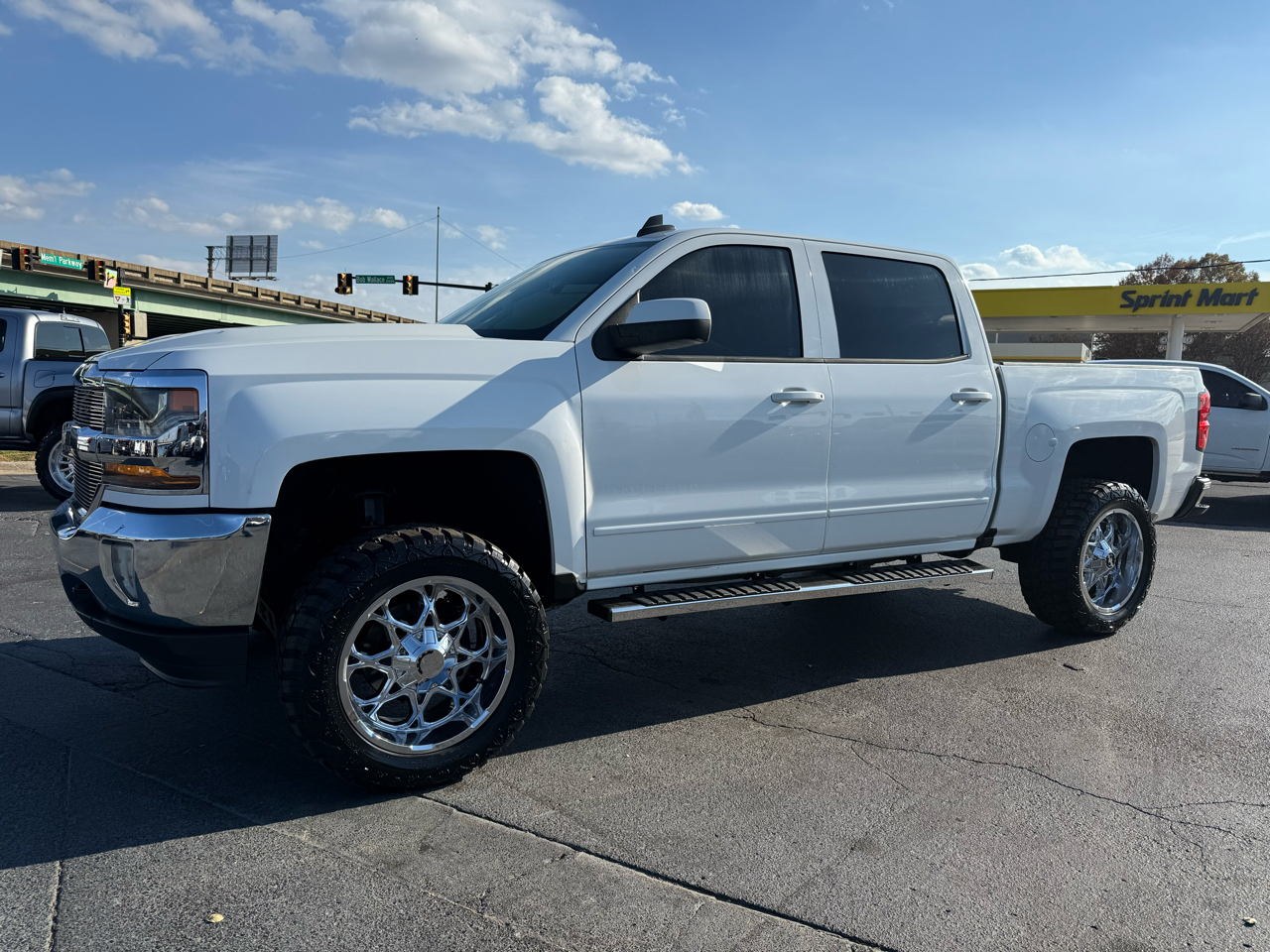 2016 Chevrolet Silverado 1500 LT photo 2
