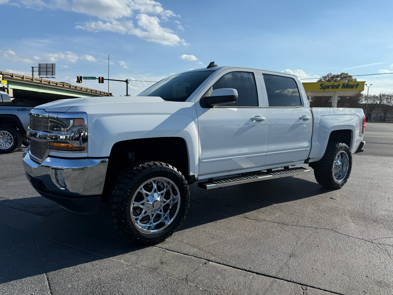 2016 Chevrolet Silverado 1500 LT photo 3