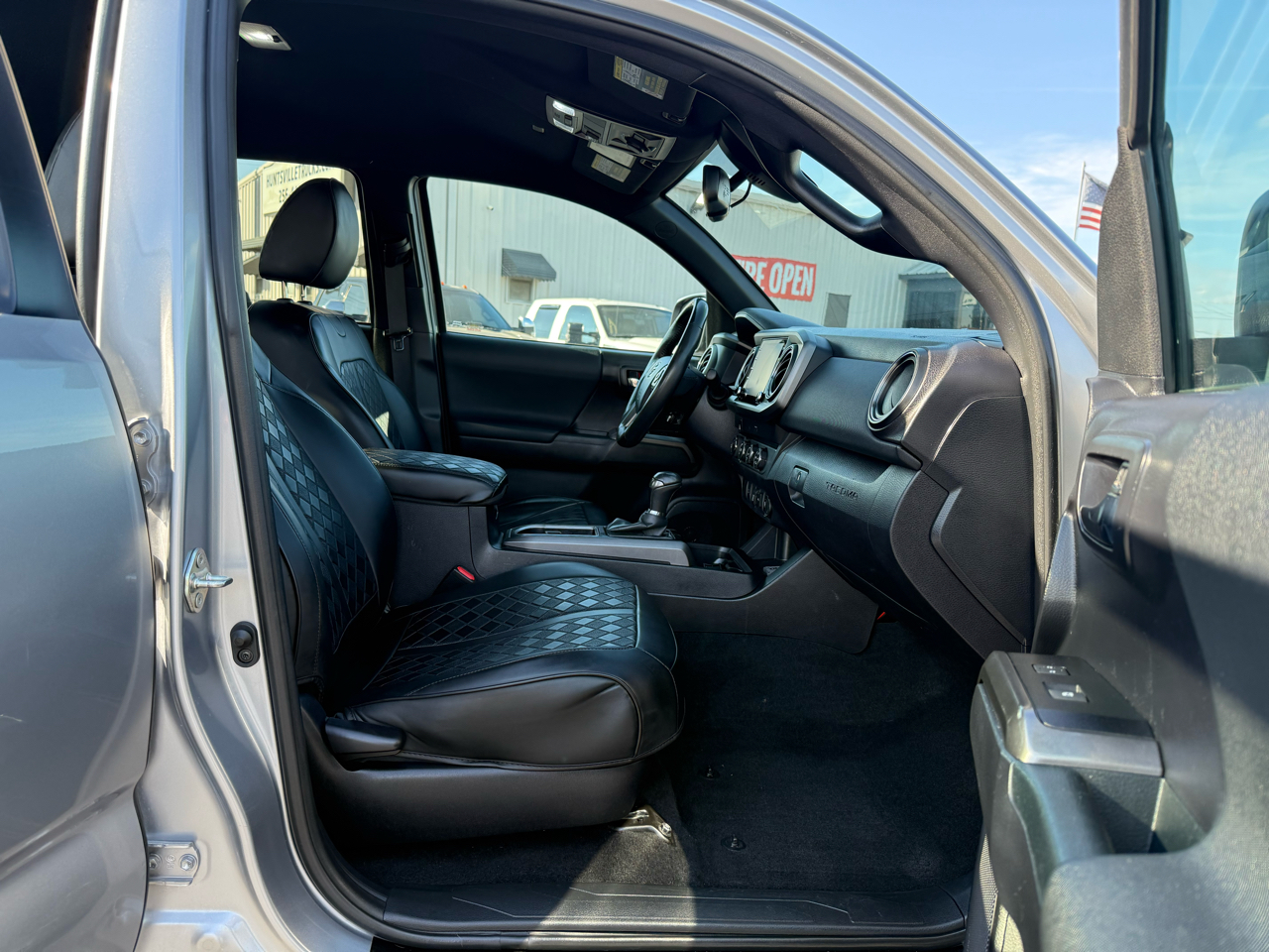 Toyota Tacoma 4WD TRD Off Road Double Cab 5' Bed V6 MT (Natl) 2020