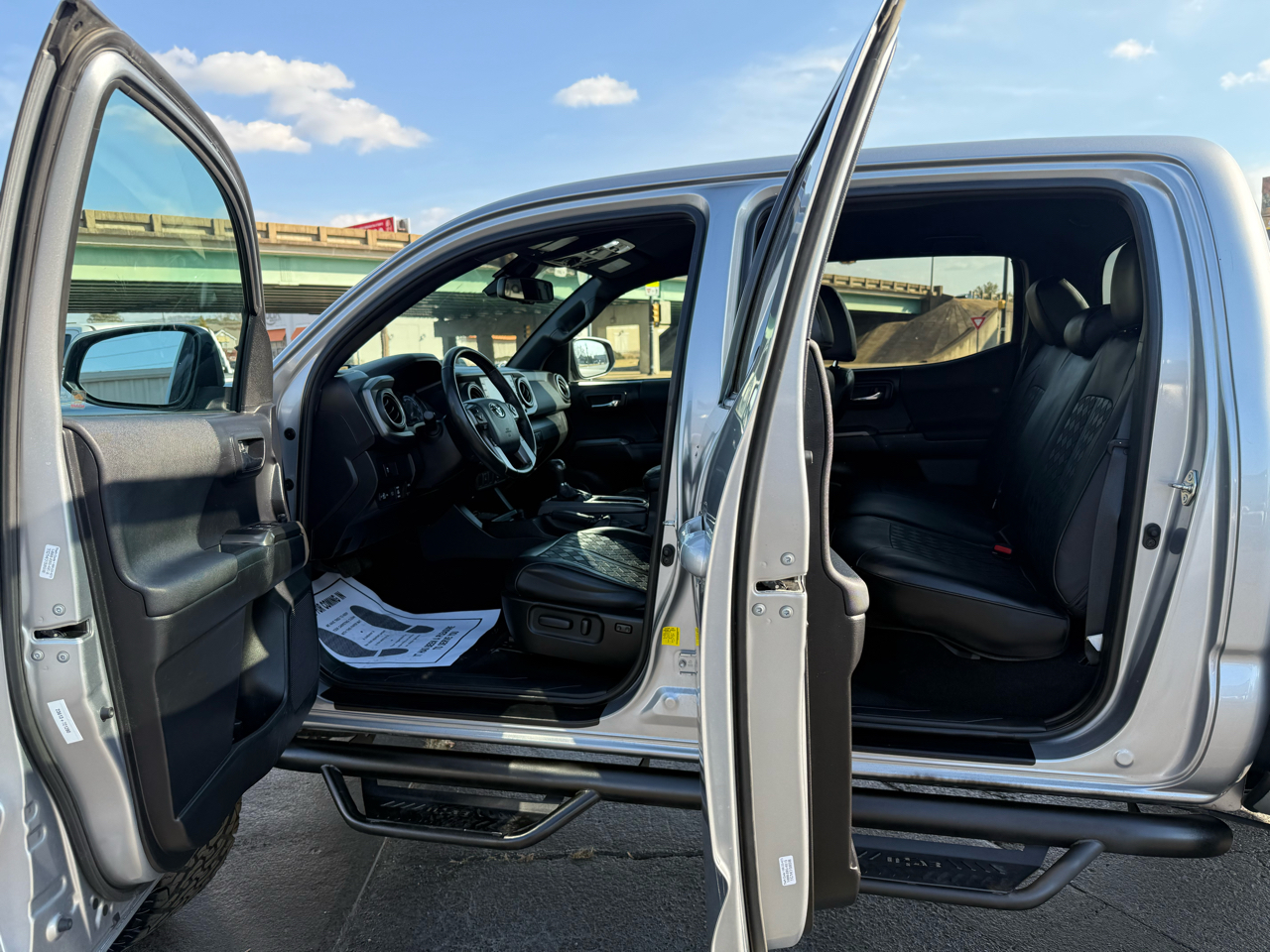 Toyota Tacoma 4WD TRD Off Road Double Cab 5' Bed V6 MT (Natl) 2020